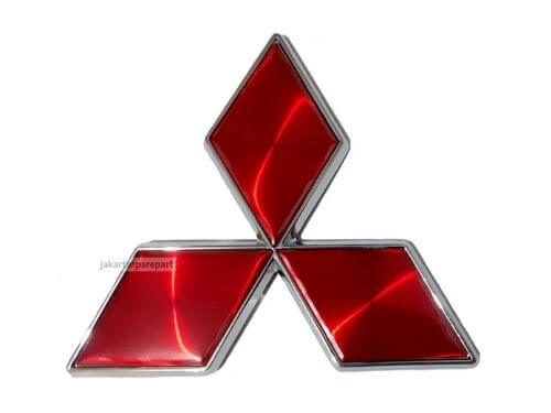 Emblem Logo Mitsubishi Tiga Berlian Warna Merah Ukuran 10.2x9cm