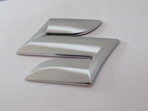 Emblem Logo Suzuki Ukuran 10.1x10.1cm Warna Silver