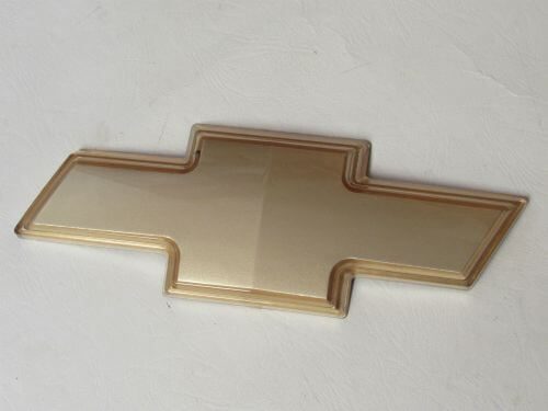 Emblem Logo Chevrolet Warna Gold Ukuran 13x4.8cm