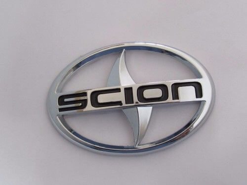 Emblem Logo Toyota Scion Warna Chrome Hitam Ukuran 6.5x4.6cm