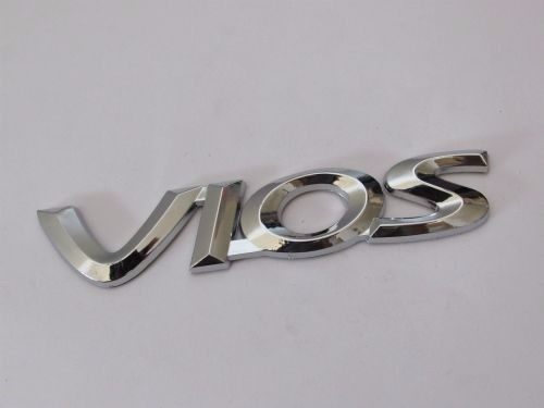 Emblem Tulisan VIOS Warna Chrome Ukuran 14x2.7cm