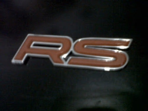Emblem Tulisan RS Warna Merah Ukuran 9.5×2.5cm