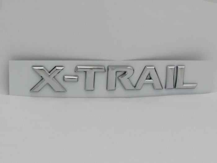 Emblem Tulisan X-TRAIL Warna Chrome Ukuran 19.2x3cm
