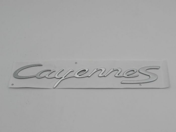 Emblem Tulisan CAYENNE S Warna Silver Ukuran 32.5x5.5cm For Porsche