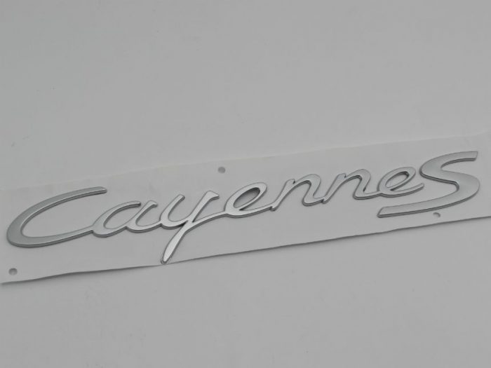 Emblem Tulisan CAYENNE S Warna Silver Ukuran 32.5x5.5cm For Porsche