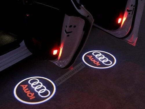 3D Door LED Audi Q7 Tahun 2006 Nyala Merah