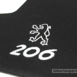 Karpet Peugeot 206 Tahun 2003 Bahan Beludru Premium Warna Hitam Logo 206