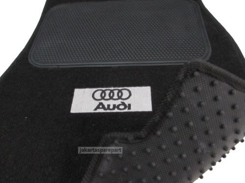 Karpet Audi A4 Tahun 2010 Bahan Beludru Premium Logo Audi Warna Hitam