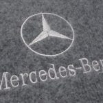 Karpet Mercedes Benz E-Class W211 Bahan Beludru Super Warna Abu-Abu Logo Bintang Tulisan Mercedes Benz - 2 Baris