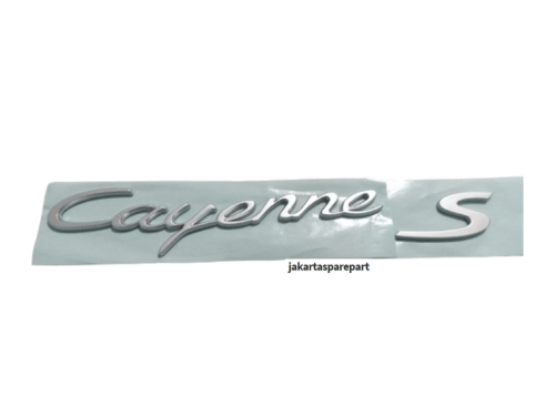 Emblem Tulisan Cayenne S Warna Satin Chrome Ukuran 23.5cm x 2.5cm
